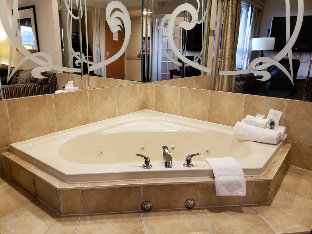 Monte Carlo Inn & Suites - Downtown Markham | restaurant | 7255 Warden Ave, Markham, ON L3R 1B4, Canada | 9057522700 OR +1 905-752-2700