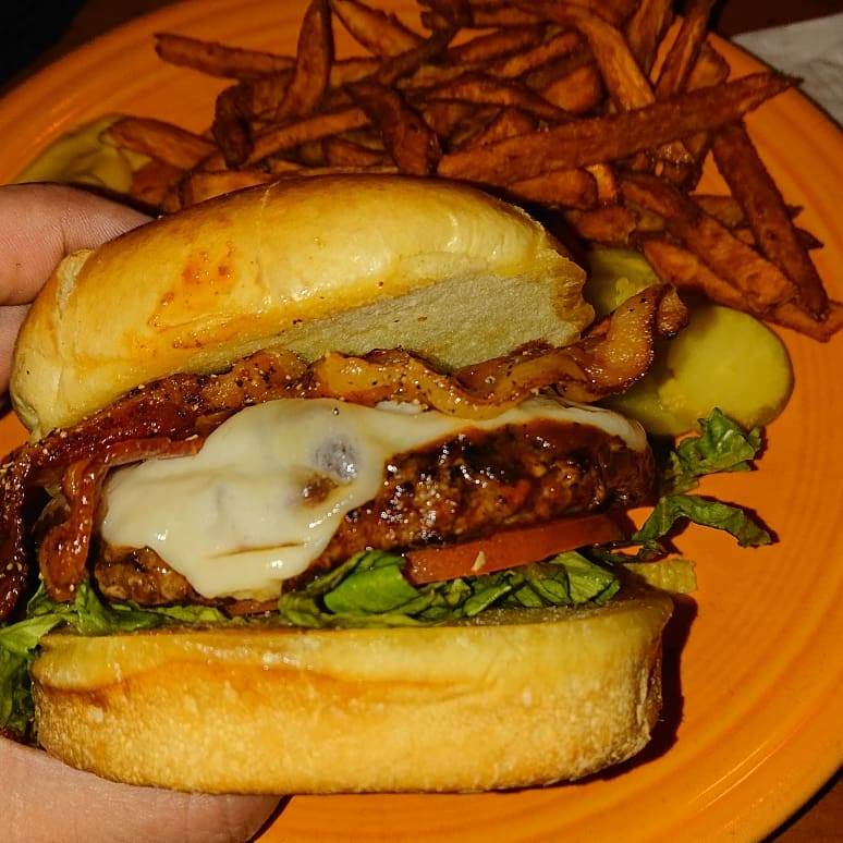 Mews Tavern | restaurant | 456 Main St, Wakefield, RI 02879, USA | 4017839370 OR +1 401-783-9370