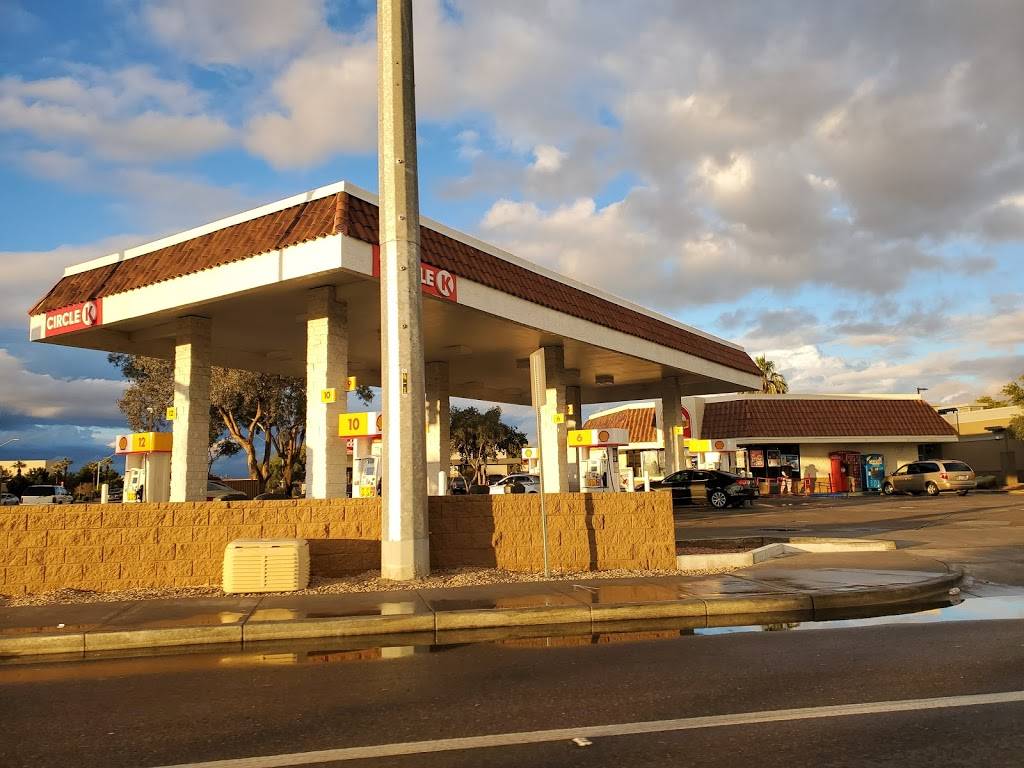 Circle K | meal takeaway | 5848 W Olive Ave, Glendale, AZ 85302, USA | 6239371860 OR +1 623-937-1860