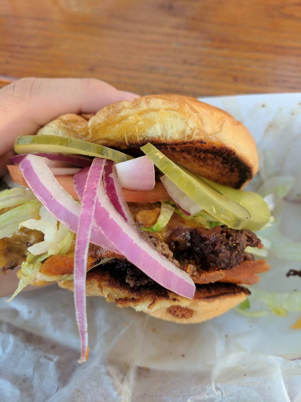 Queen City Radio | restaurant | 222 W 12th St, Cincinnati, OH 45202, USA | 5133810918 OR +1 513-381-0918