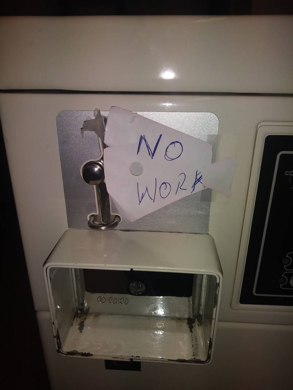 Cedar Street Laundromat | restaurant | 167 Cedar St, New Haven, CT 06519, USA | 2036919684 OR +1 203-691-9684