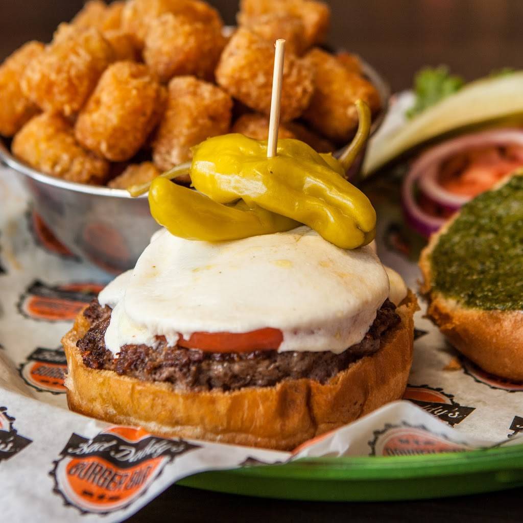 Bad Daddys Burger Bar | restaurant | 1924 Gunbarrel Rd Ste 104, Chattanooga, TN 37421, USA | 4234755948 OR +1 423-475-5948