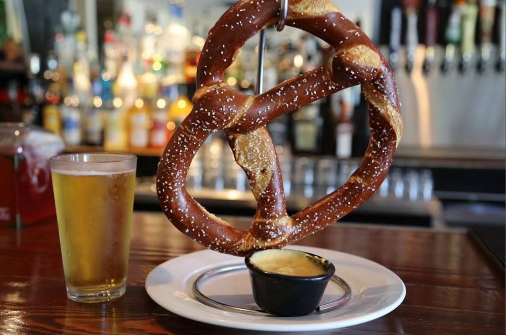 Riverfront Grille | restaurant | 4619 34th Street Court, Rock Island, IL 61201, USA | 3097885635 OR +1 309-788-5635