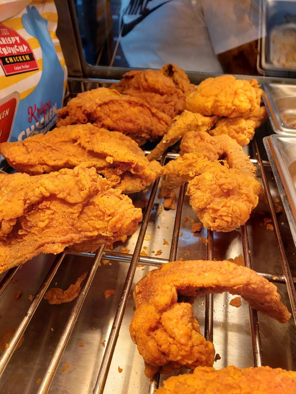 Krispy Krunchy Chicken | restaurant | 812 N Charlotte Ave, Monroe, NC 28110, USA | 7042389577 OR +1 704-238-9577
