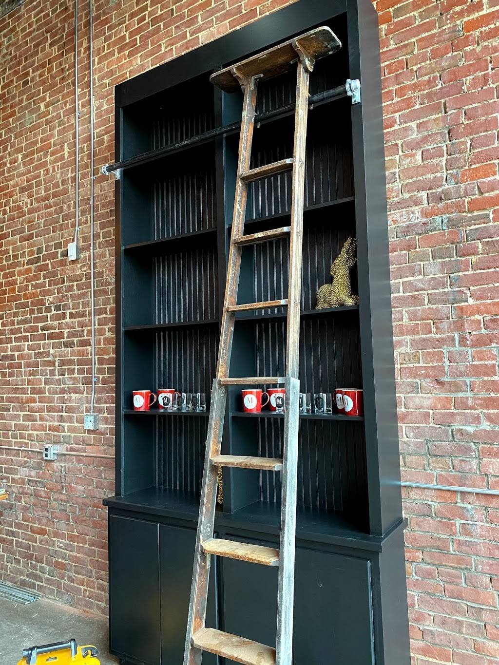 The Mixer | restaurant | 114 E 6th St, Hopkinsville, KY 42240, USA | 2708742416 OR +1 270-874-2416