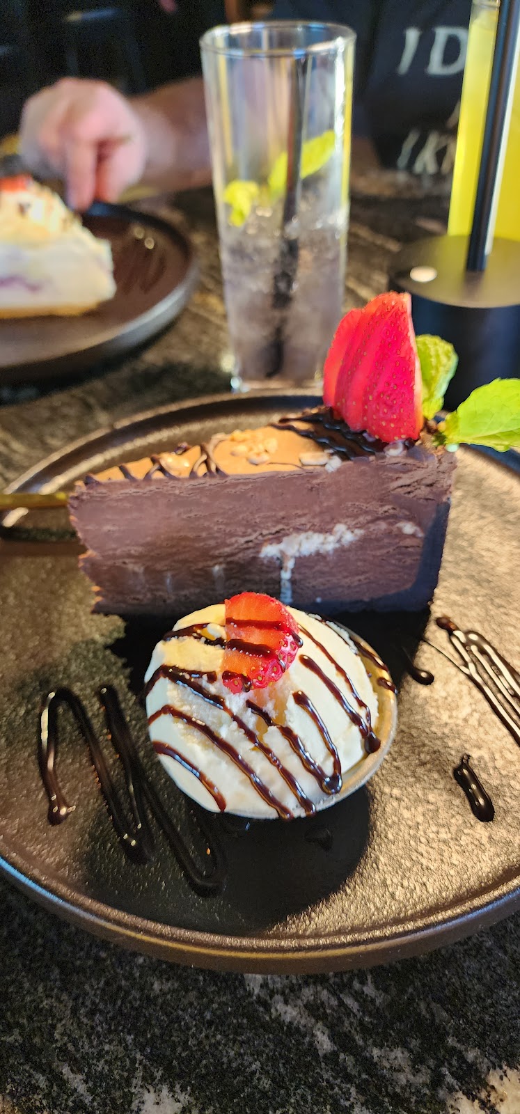 Traza | Contemporary Rooftop | restaurant | 2144 E Republic Rd STE B-401, Springfield, MO 65804, USA | 4175302006 OR +1 417-530-2006