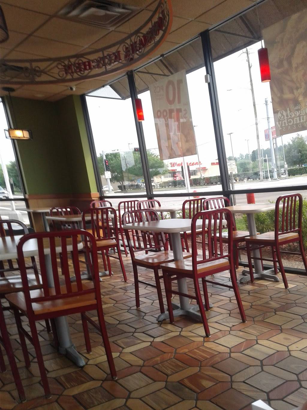 Popeyes Louisiana Kitchen | restaurant | 1760 W Mt Houston Rd, Houston, TX 77038, USA | 2815910431 OR +1 281-591-0431