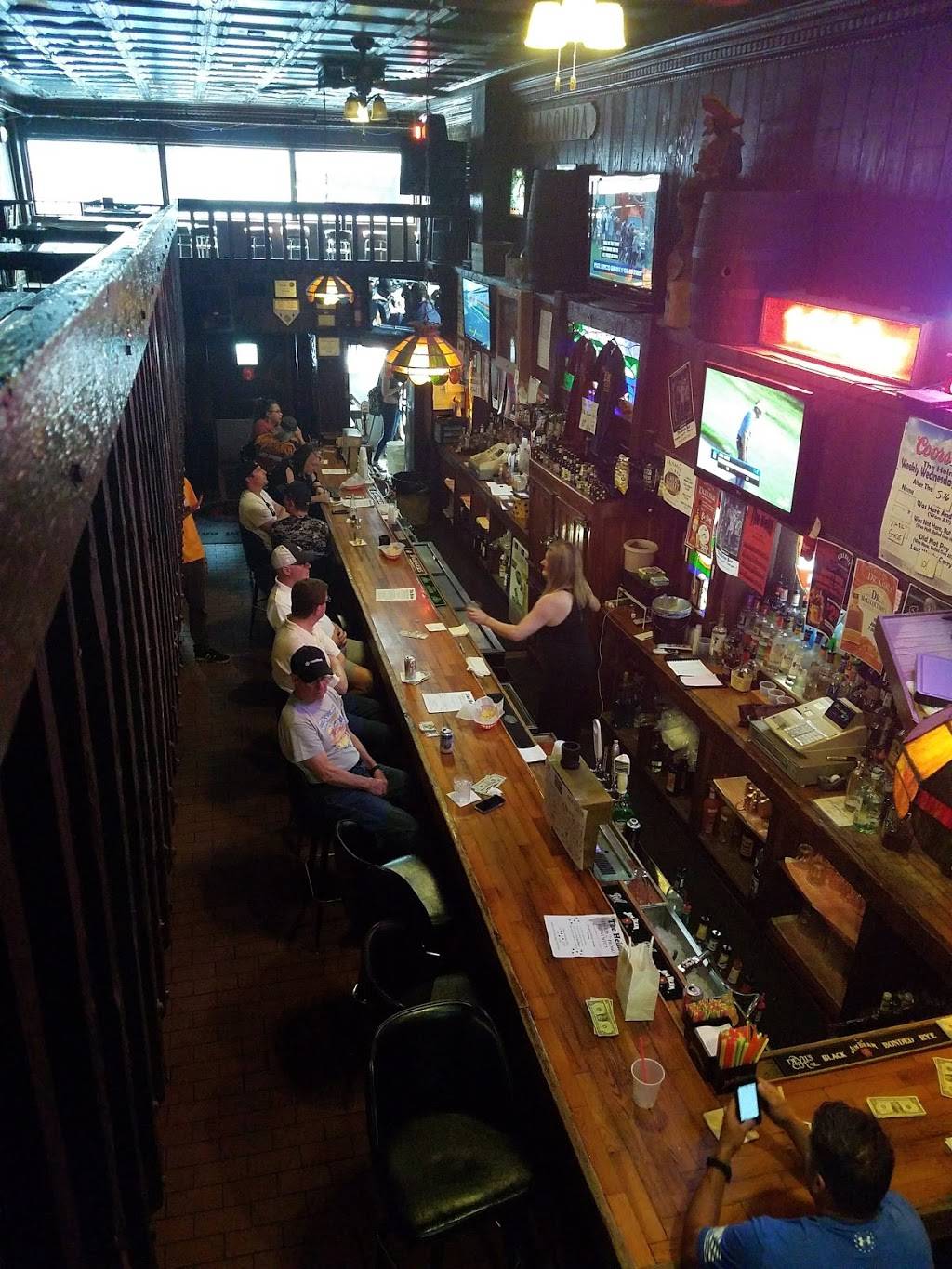 The Helm Bar | restaurant | 108 3rd St N, La Crosse, WI 54601, USA | 6087826324 OR +1 608-782-6324