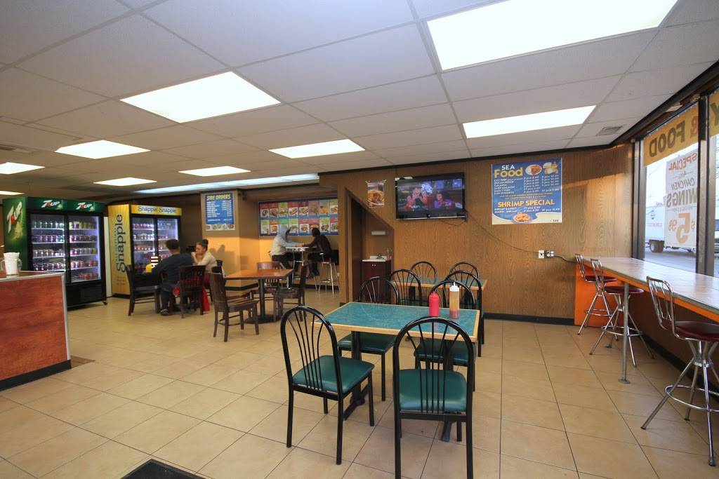 Papas Philly | restaurant | 3224 W Foster Ave, Chicago, IL 60625, USA | 7737547448 OR +1 773-754-7448