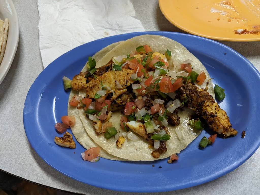 El Jacalito | restaurant | 1207 Cedar St, Bandera, TX 78063, USA | 8304603853 OR +1 830-460-3853