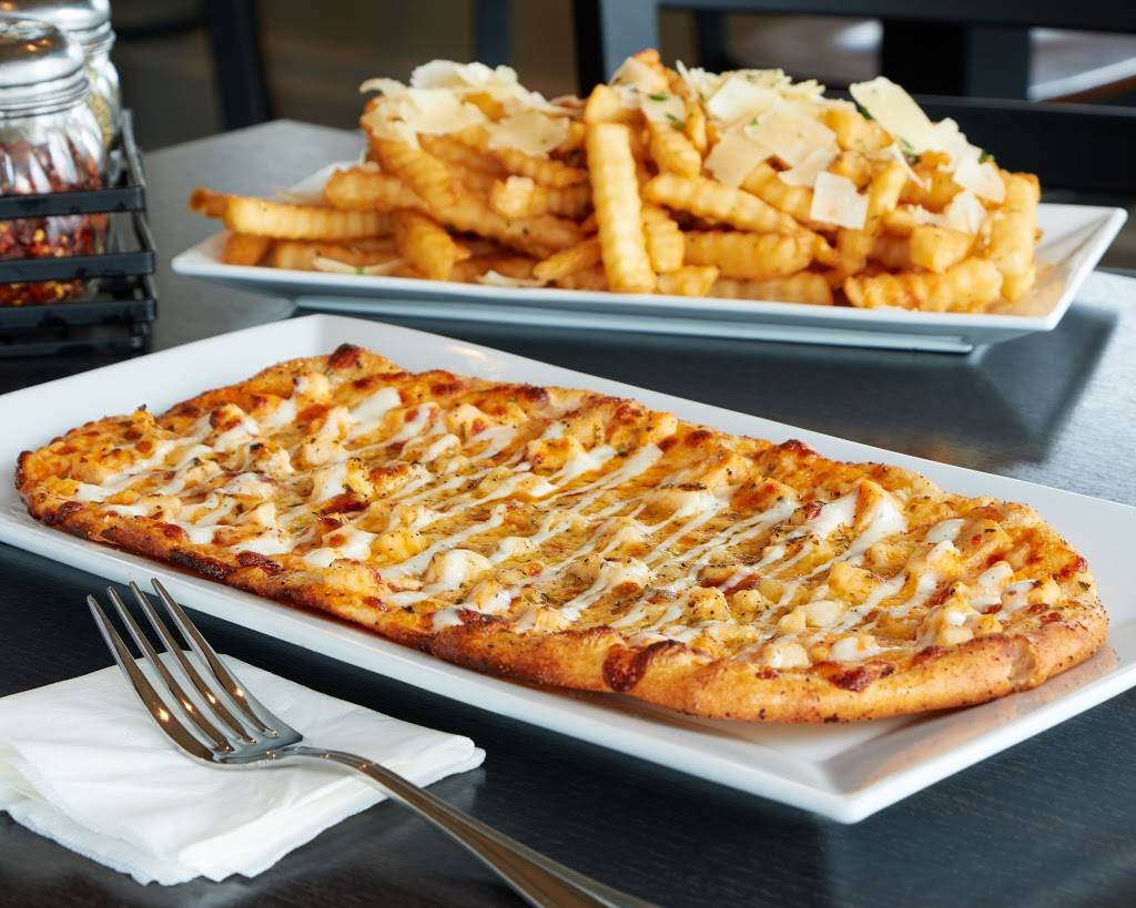 Santuccis Square Pizza | restaurant | 460 Street Rd, Warminster, PA 18974, USA | 2154419400 OR +1 215-441-9400