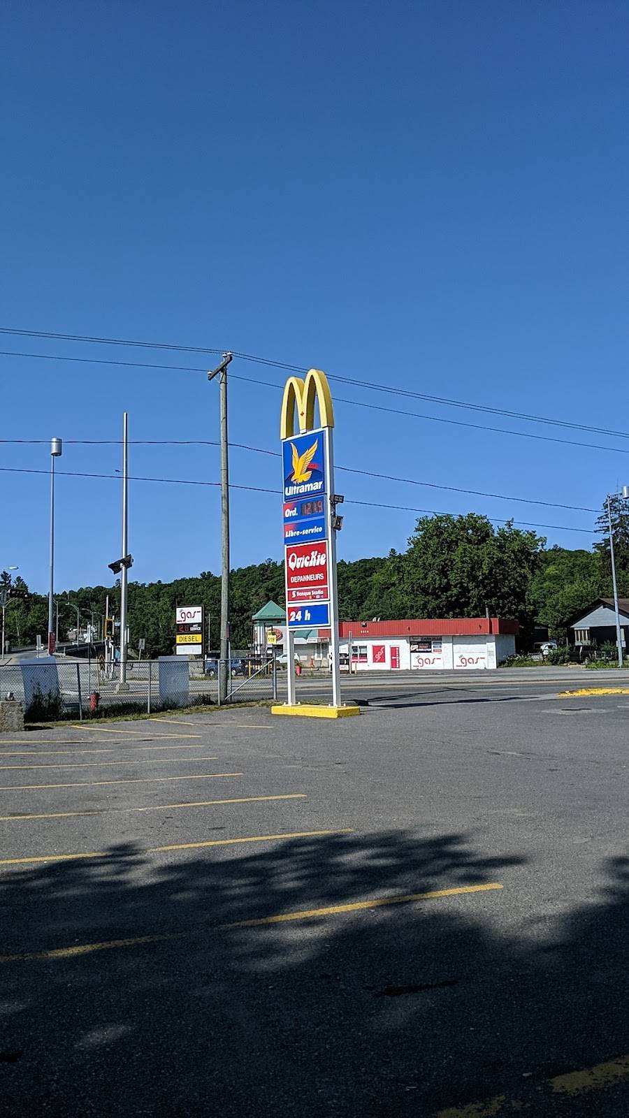 McDonalds | cafe | 2335 Rue Saint-Louis Unité 3, Gatineau, QC J8V 1J2, Canada | 8192463221 OR +1 819-246-3221