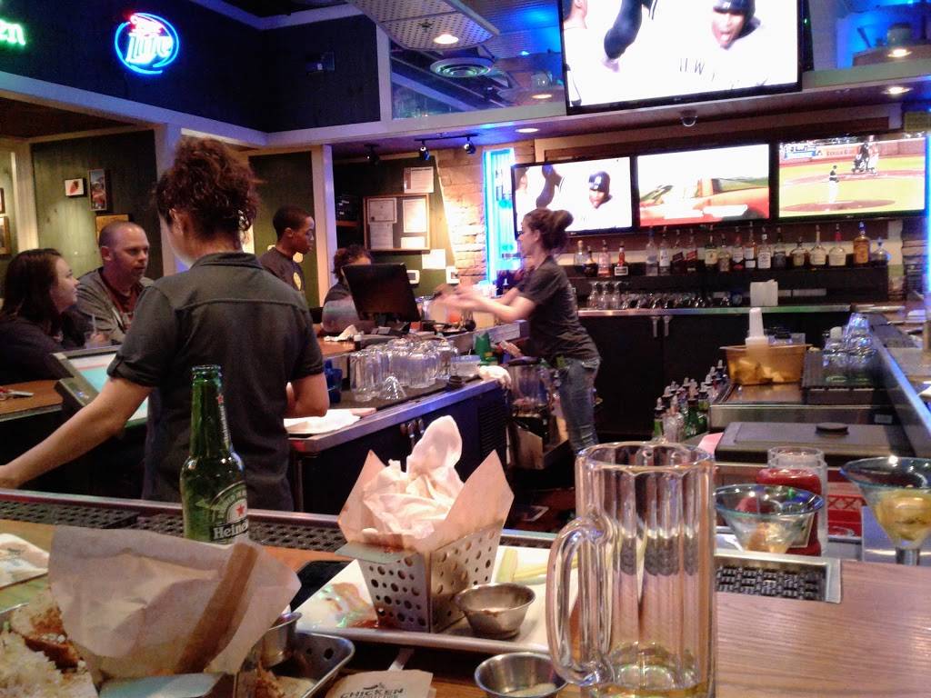 Chilis Grill & Bar | meal takeaway | 7225 W Cermak Rd, North Riverside, IL 60546, USA | 7082210051 OR +1 708-221-0051