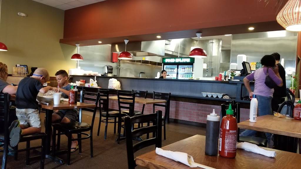 Pho DLite | restaurant | 3058 Waldorf Market Pl, Waldorf, MD 20603, USA | 3016456000 OR +1 301-645-6000