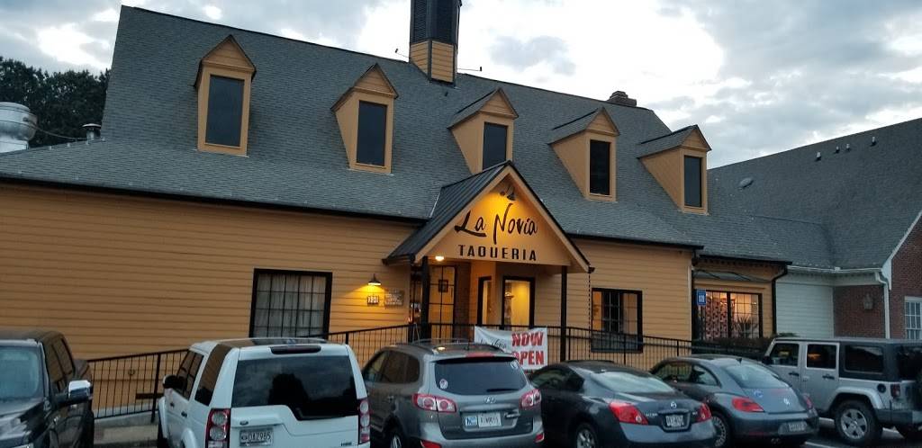 Moxie Burger | restaurant | 255 Village Pkwy NE, Marietta, GA 30067, USA | 7706273201 OR +1 770-627-3201