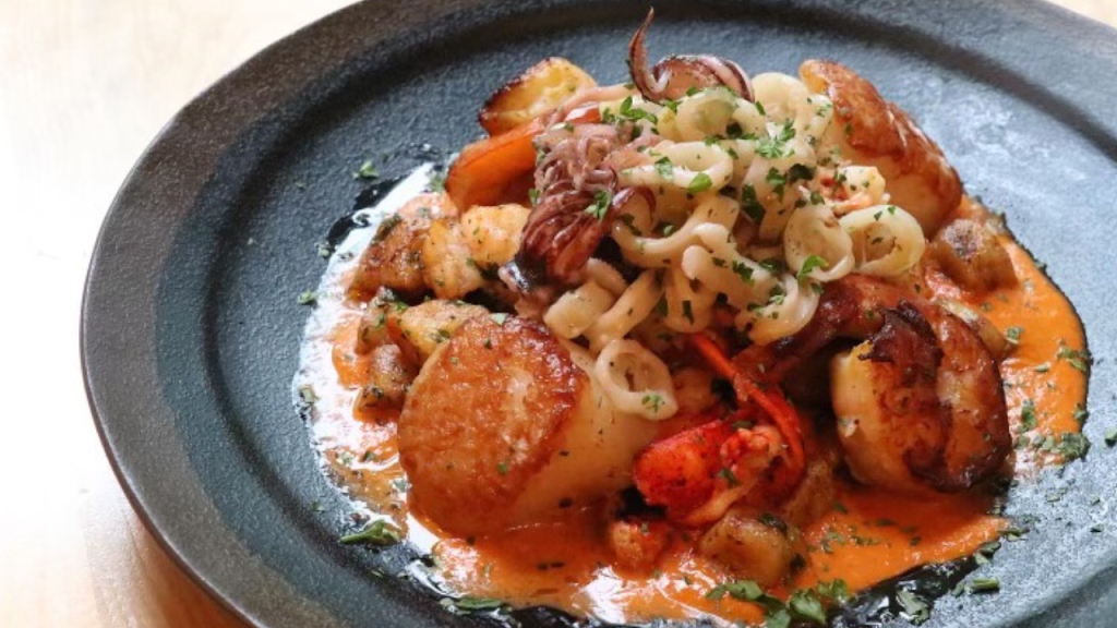 Heckmans Pub | restaurant | 95 Ocean Ave, Kennebunkport, ME 04046, USA | 2079674050 OR +1 207-967-4050