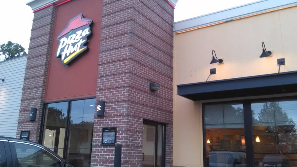 Pizza Hut | meal takeaway | 437 W State St, Hastings, MI 49058, USA | 2699459655 OR +1 269-945-9655