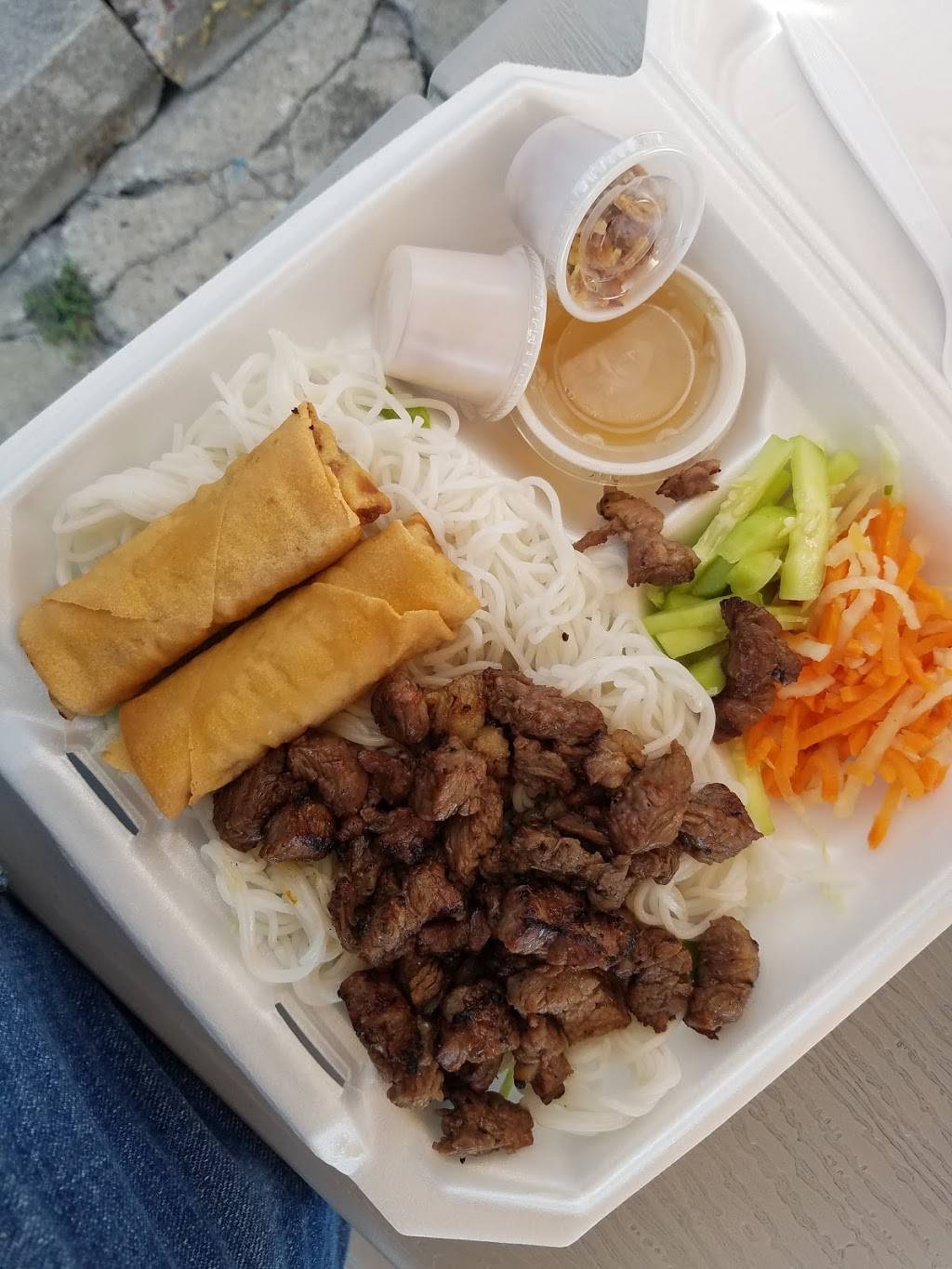 Van’s Banh Mi | restaurant | 201 E 53rd St, Austin, TX 78751, USA | 5125931615 OR +1 512-593-1615