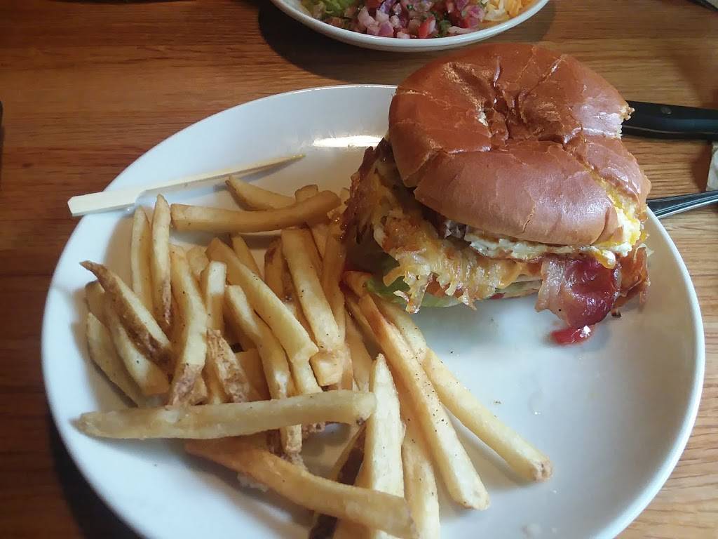 Applebees Grill + Bar | restaurant | 1893 W, MN-36, Roseville, MN 55113, USA | 6516970648 OR +1 651-697-0648