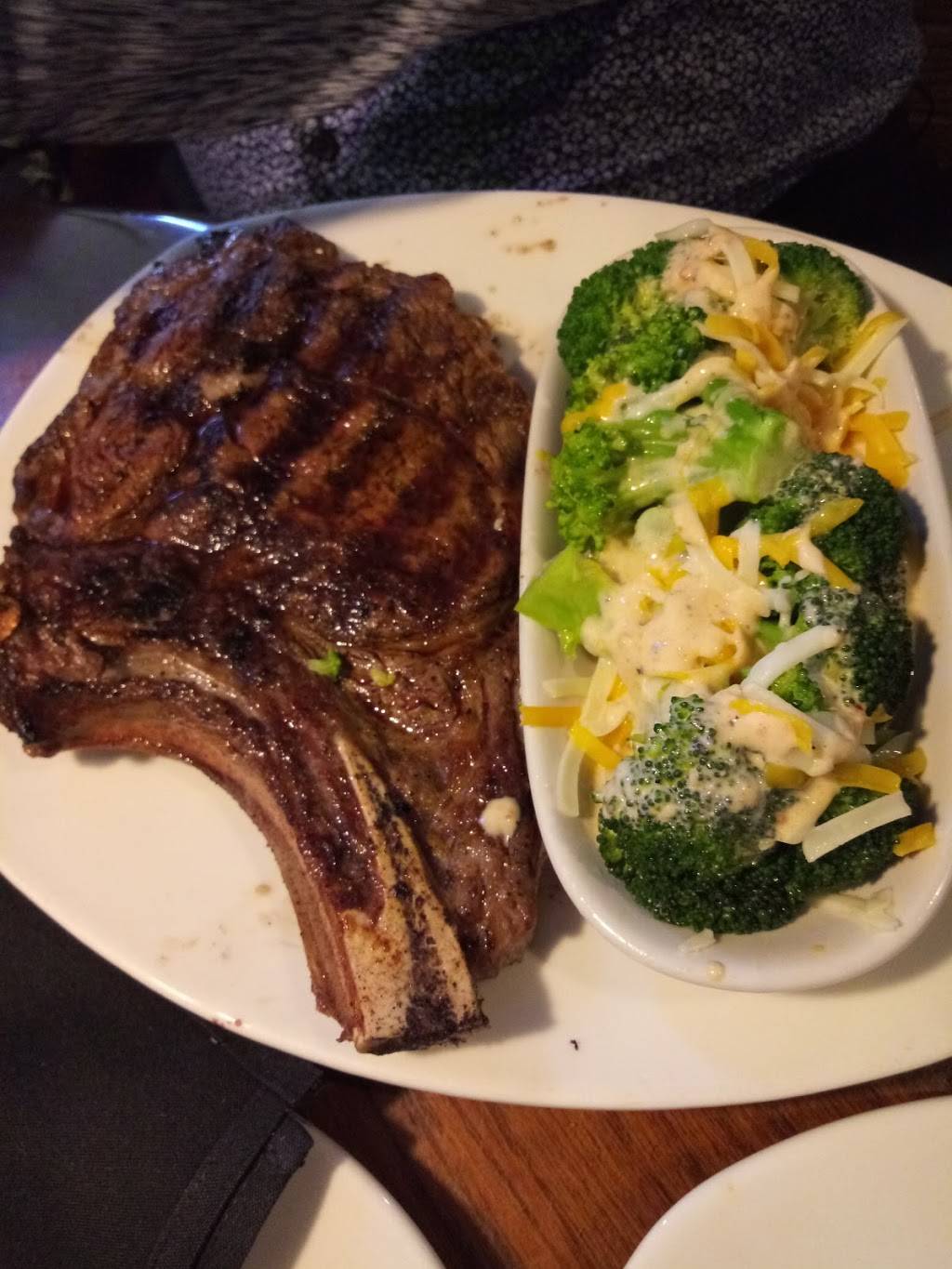 Outback Steakhouse | restaurant | 4390 N Illinois St, Swansea, IL 62226, USA | 6182357000 OR +1 618-235-7000