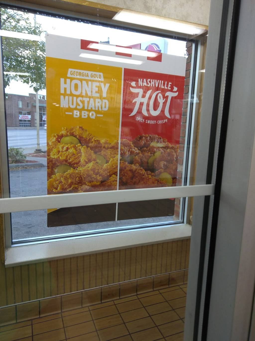 KFC | restaurant | 3440 W Fond Du Lac Ave, Milwaukee, WI 53210, USA | 4144442105 OR +1 414-444-2105