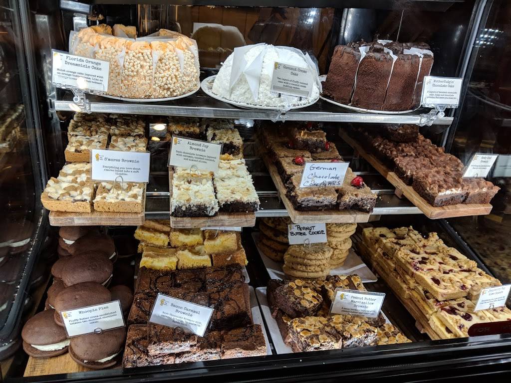 Yellow Dog Eats | restaurant | 1236 Hempel Ave, Windermere, FL 34786, USA | 4072960609 OR +1 407-296-0609