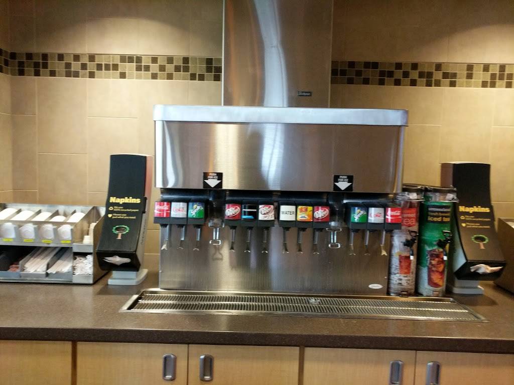 McDonalds | cafe | 1020 S Main St, Cheboygan, MI 49721, USA | 2316272251 OR +1 231-627-2251