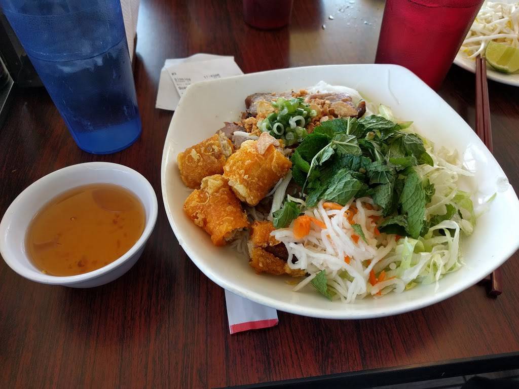 Huong Lan Sandwiches | restaurant | 6930 65th St, Sacramento, CA 95823, USA | 9164299999 OR +1 916-429-9999