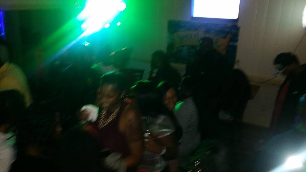 Lexington Restaurant & Lounge | restaurant | 21736 Great Mills Rd, Lexington Park, MD 20653, USA | 2402378096 OR +1 240-237-8096