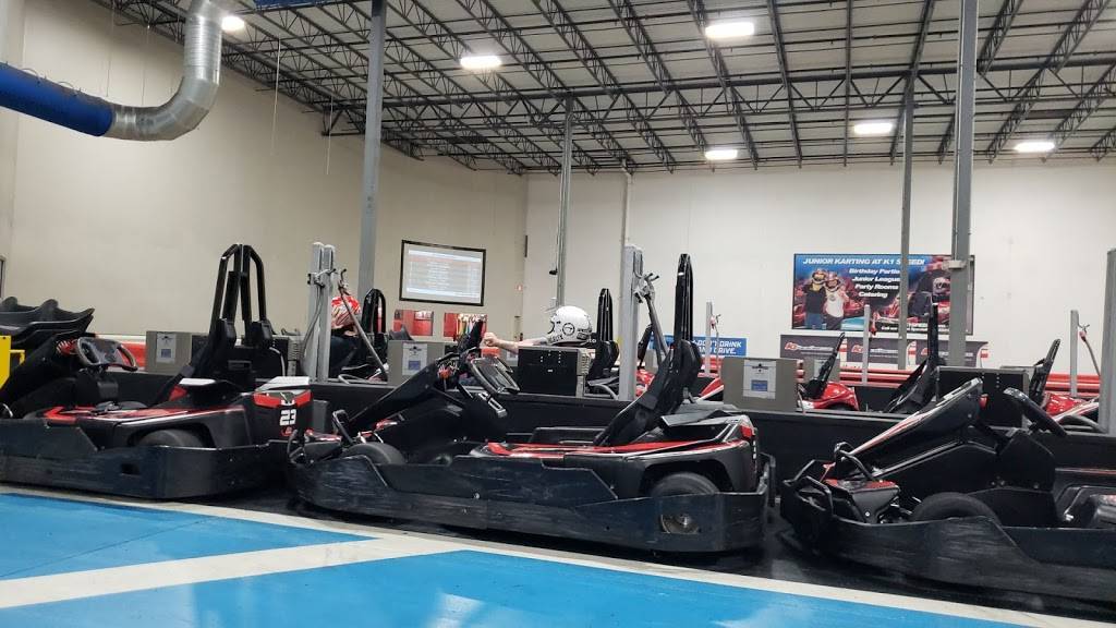 Paddock Lounge | restaurant | 2381 Army Trail Rd, Addison, IL 60101, USA | 6304333700 OR +1 630-433-3700