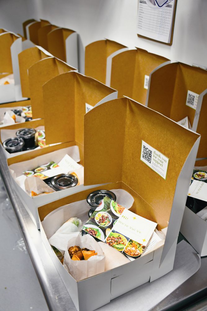 Vui Ve Eatery | restaurant | 2353 E 12th St k 41, Oakland, CA 94601, USA | 7074123919 OR +1 707-412-3919