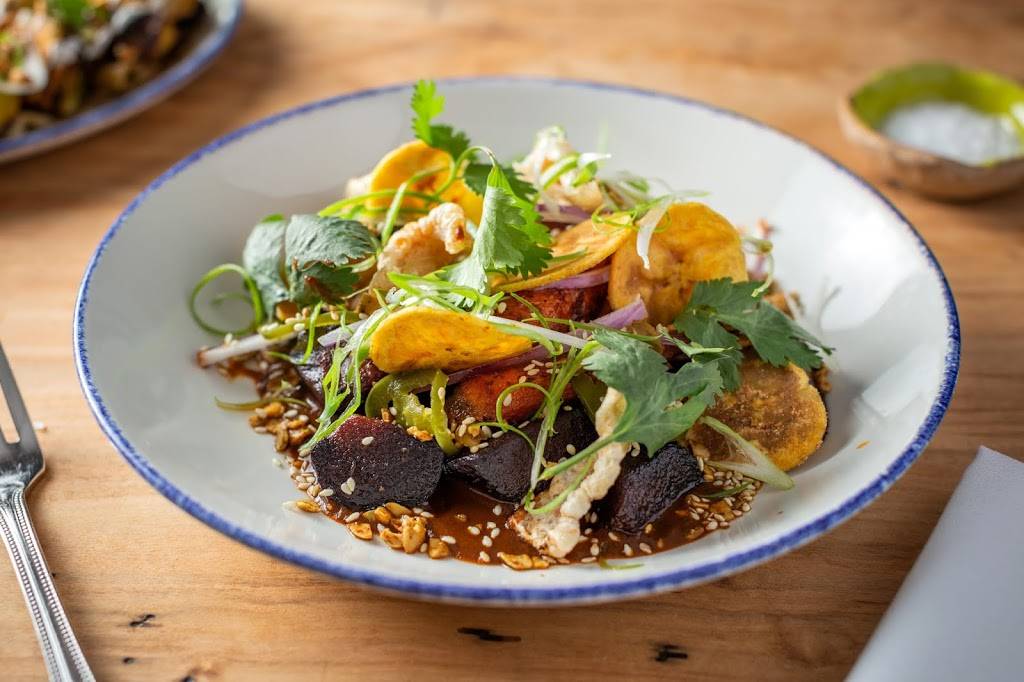 Giant | restaurant | 3209 W Armitage Ave, Chicago, IL 60647, USA | 7732520997 OR +1 773-252-0997