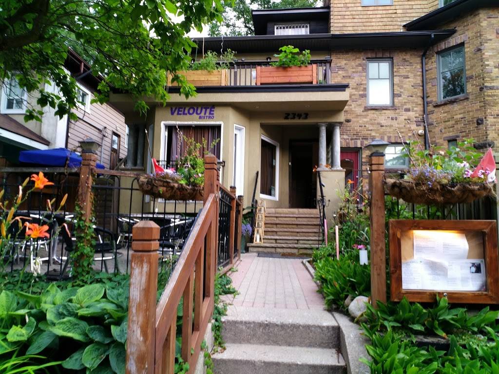 Veloute Bistro & Catering | restaurant | 2343 Queen St E, Toronto, ON M4E 1H2, Canada | 4166967392 OR +1 416-696-7392