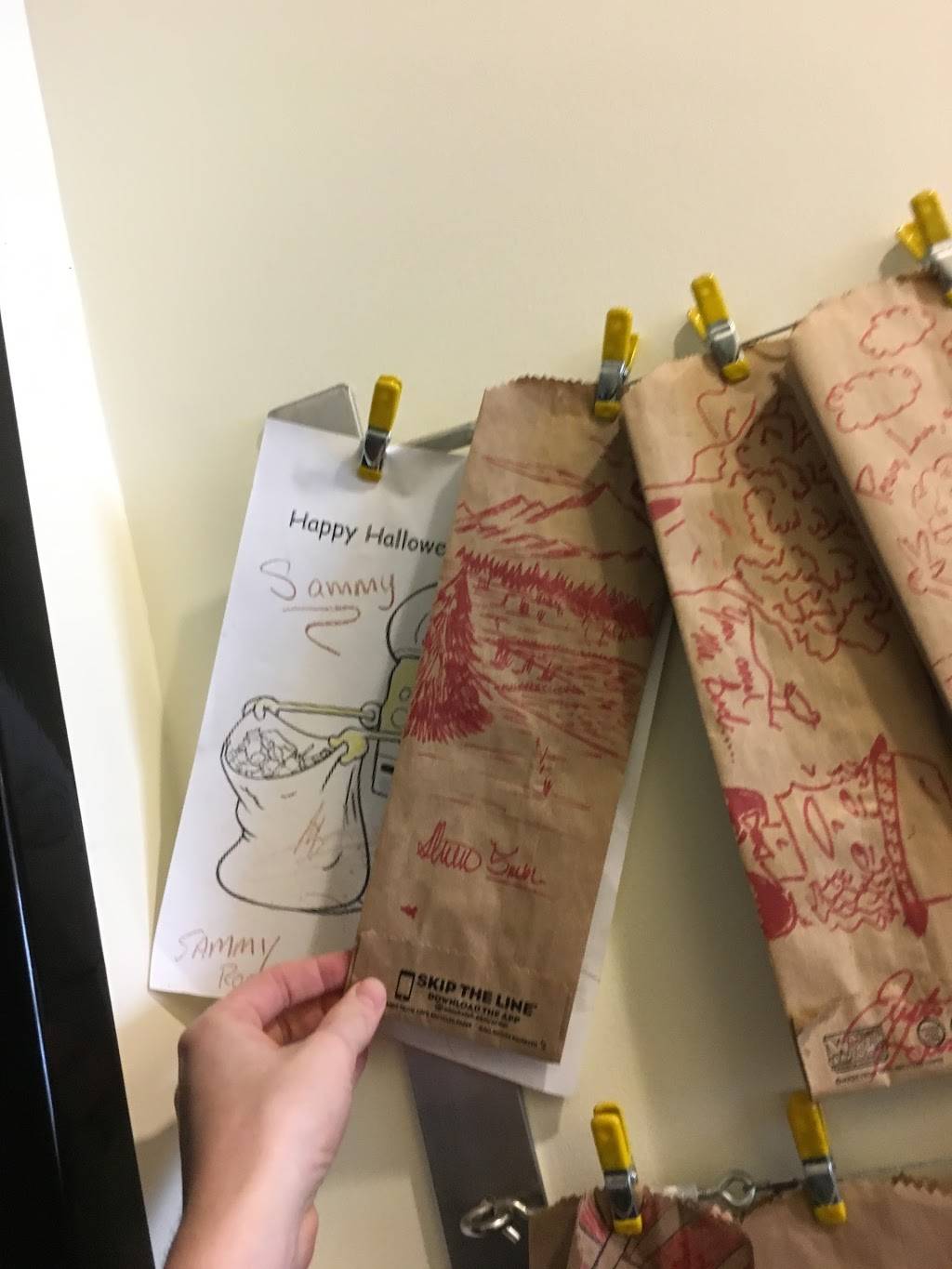 Which Wich Superior Sandwiches | restaurant | 2600 E Stone Dr #70, Kingsport, TN 37660, USA | 4233924157 OR +1 423-392-4157