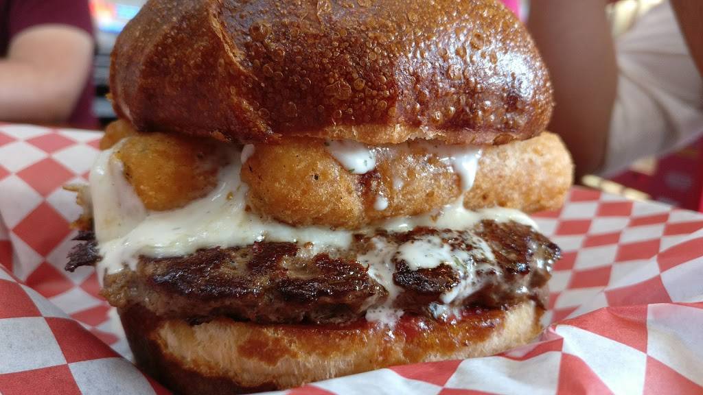 Taystees Burgers | restaurant | 10419 Ford Rd, Dearborn, MI 48126, USA | 3137246535 OR +1 313-724-6535