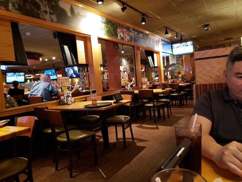 Applebees Grill + Bar | restaurant | 360 Walt Whitman Road Huntington Shopping Center, Huntington Station, NY 11746, USA | 6314273504 OR +1 631-427-3504