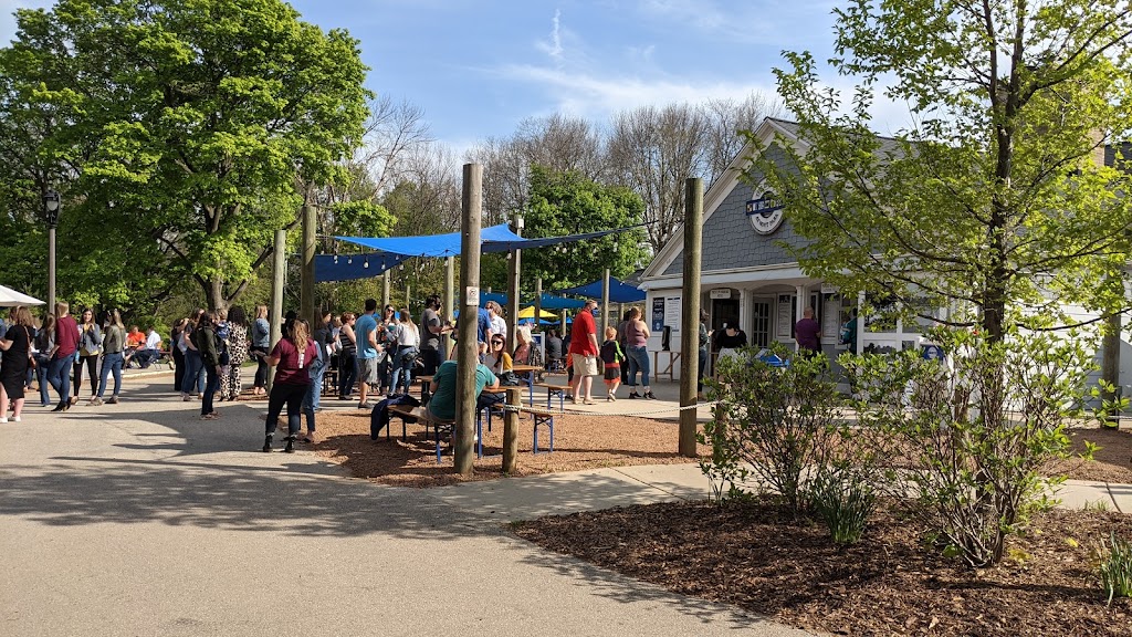 Hoyt Park | restaurant | 1800 N Swan Blvd, Wauwatosa, WI 53226, USA | 4142577275 OR +1 414-257-7275