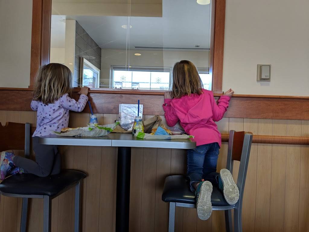 Culvers | restaurant | 15255 Weir Plaza, Omaha, NE 68137, USA | 4028942858 OR +1 402-894-2858