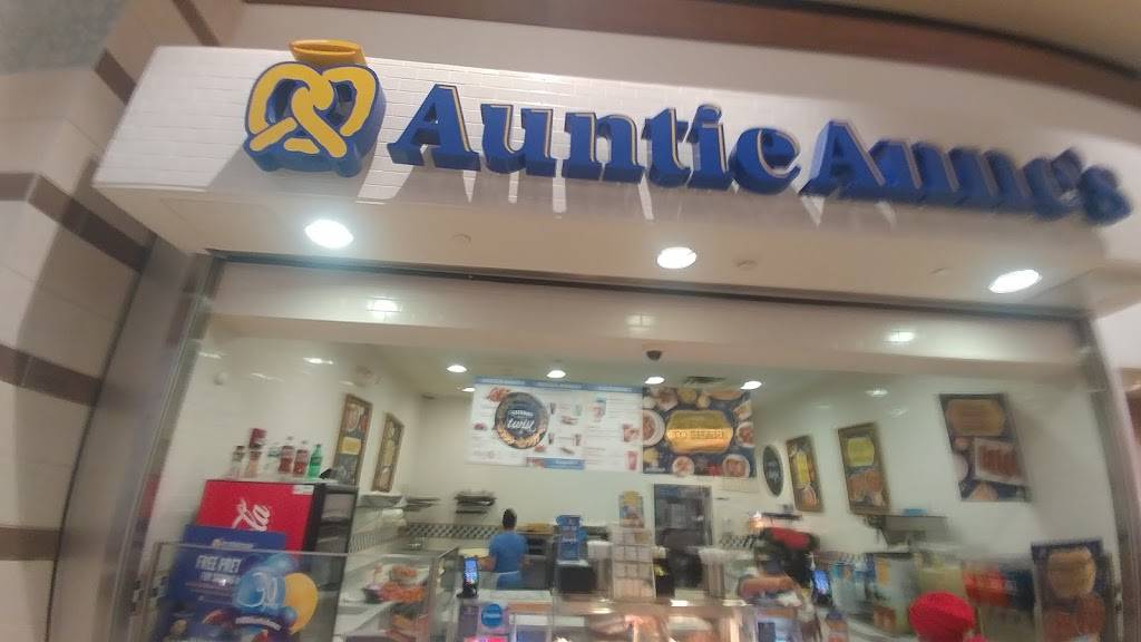 Auntie Annes | cafe | 313 Burr Ln, Lake Grove, NY 11755, USA | 6313603005 OR +1 631-360-3005