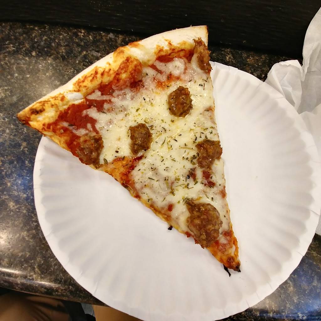 Georgios on Division | meal delivery | 11 W Division St, Chicago, IL 60610, USA | 3122550999 OR +1 312-255-0999