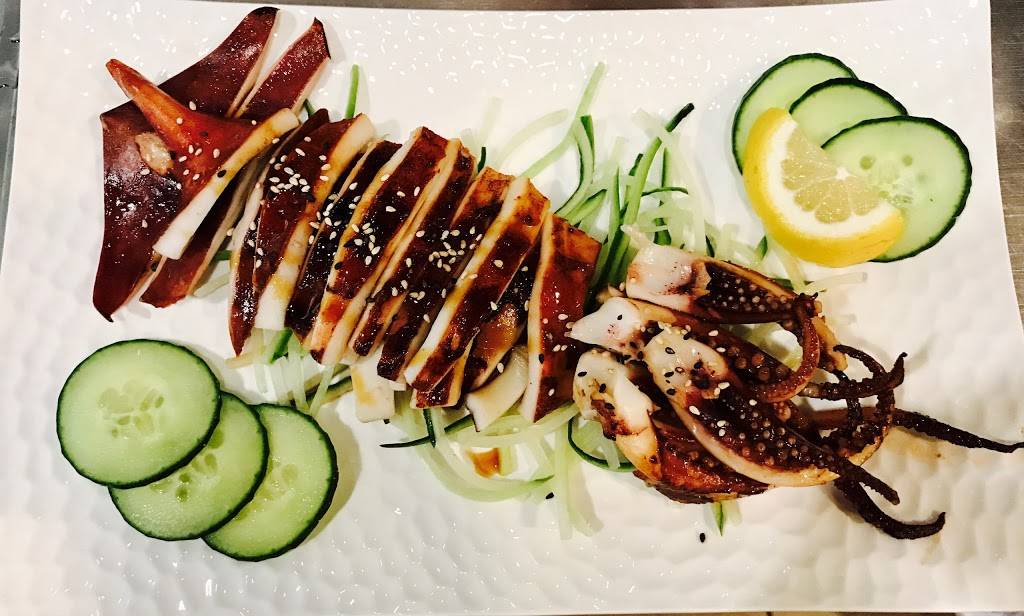 Lees Asian Cuisine | restaurant | 3140 Dougall Ave, Windsor, ON N9E 1S6, Canada | 5199690333 OR +1 519-969-0333