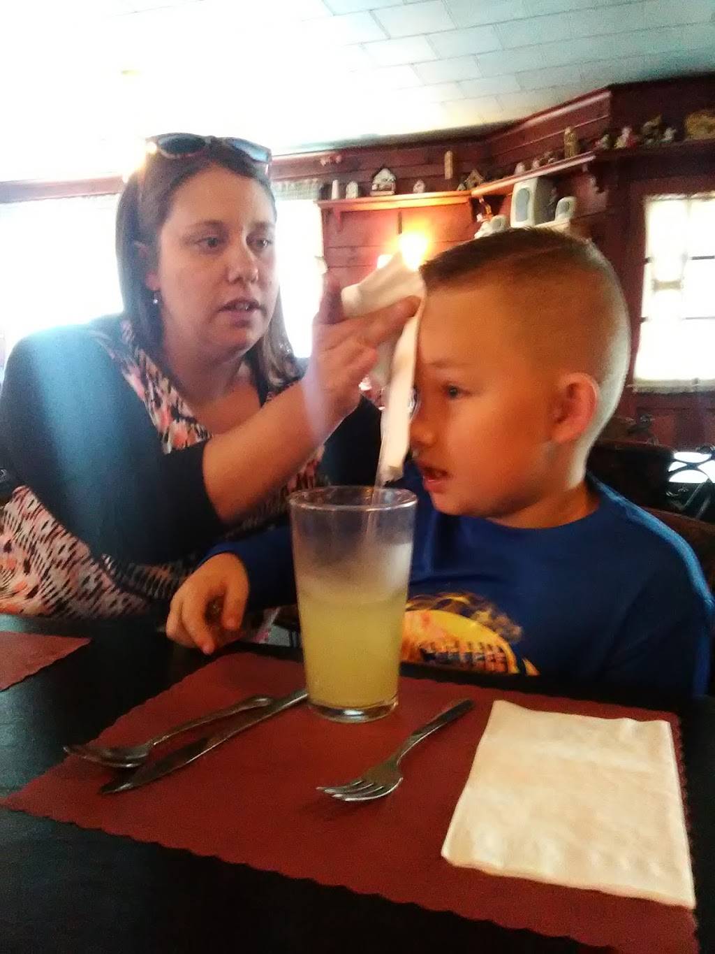 Gibneys Restaurant | restaurant | 225 Roosevelt Hwy, Waymart, PA 18472, USA | 5704886636 OR +1 570-488-6636