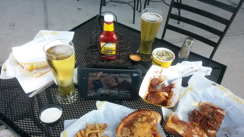 Buffalo Wild Wings | meal takeaway | 6 Walmart Dr, Moundsville, WV 26041, USA | 3048104079 OR +1 304-810-4079