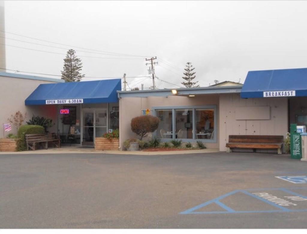 Carlas Country Kitchen And Gift Shop | cafe | 213 Beach St, Morro Bay, CA 93442, USA | 8057729051 OR +1 805-772-9051
