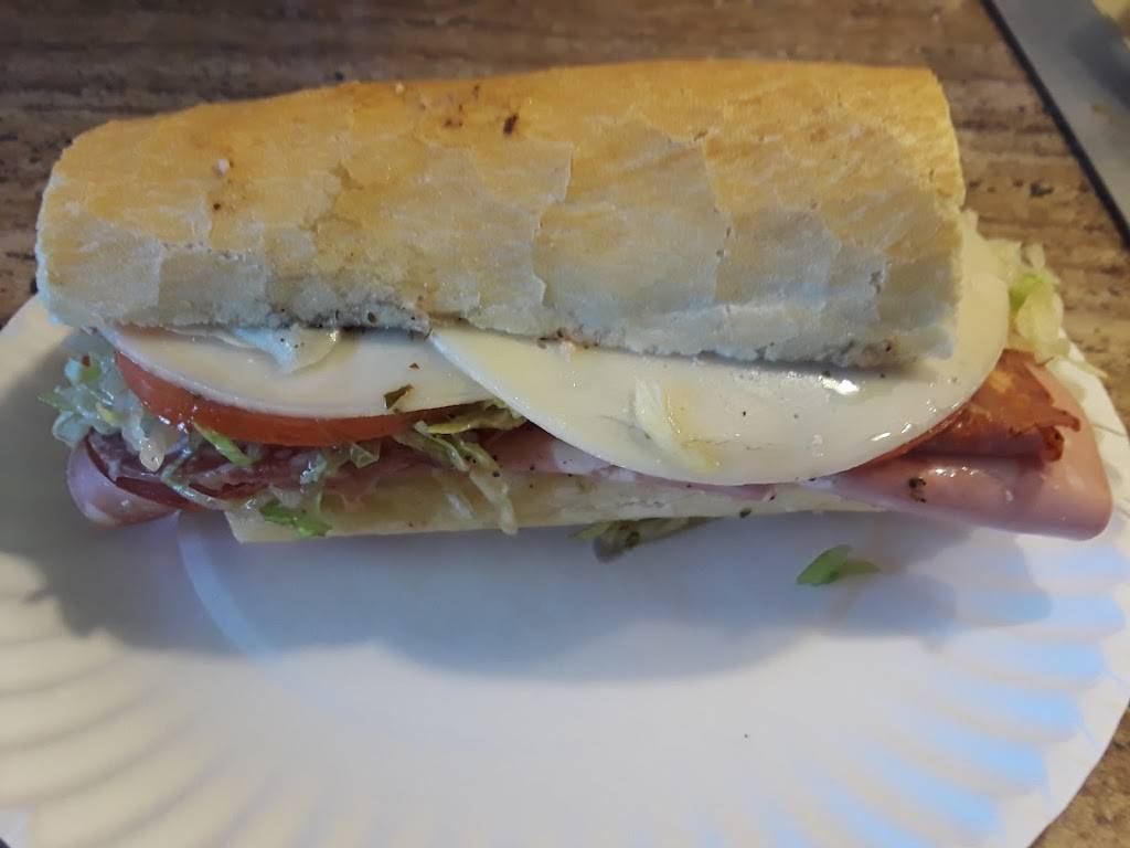 Franks Deli | restaurant | 7971 Lake St, River Forest, IL 60305, USA | 7086890269 OR +1 708-689-0269