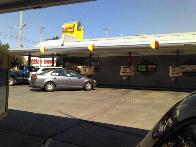 Sonic Drive-In | restaurant | 1547 S Lewis Pl, Tulsa, OK 74104, USA | 9187451862 OR +1 918-745-1862