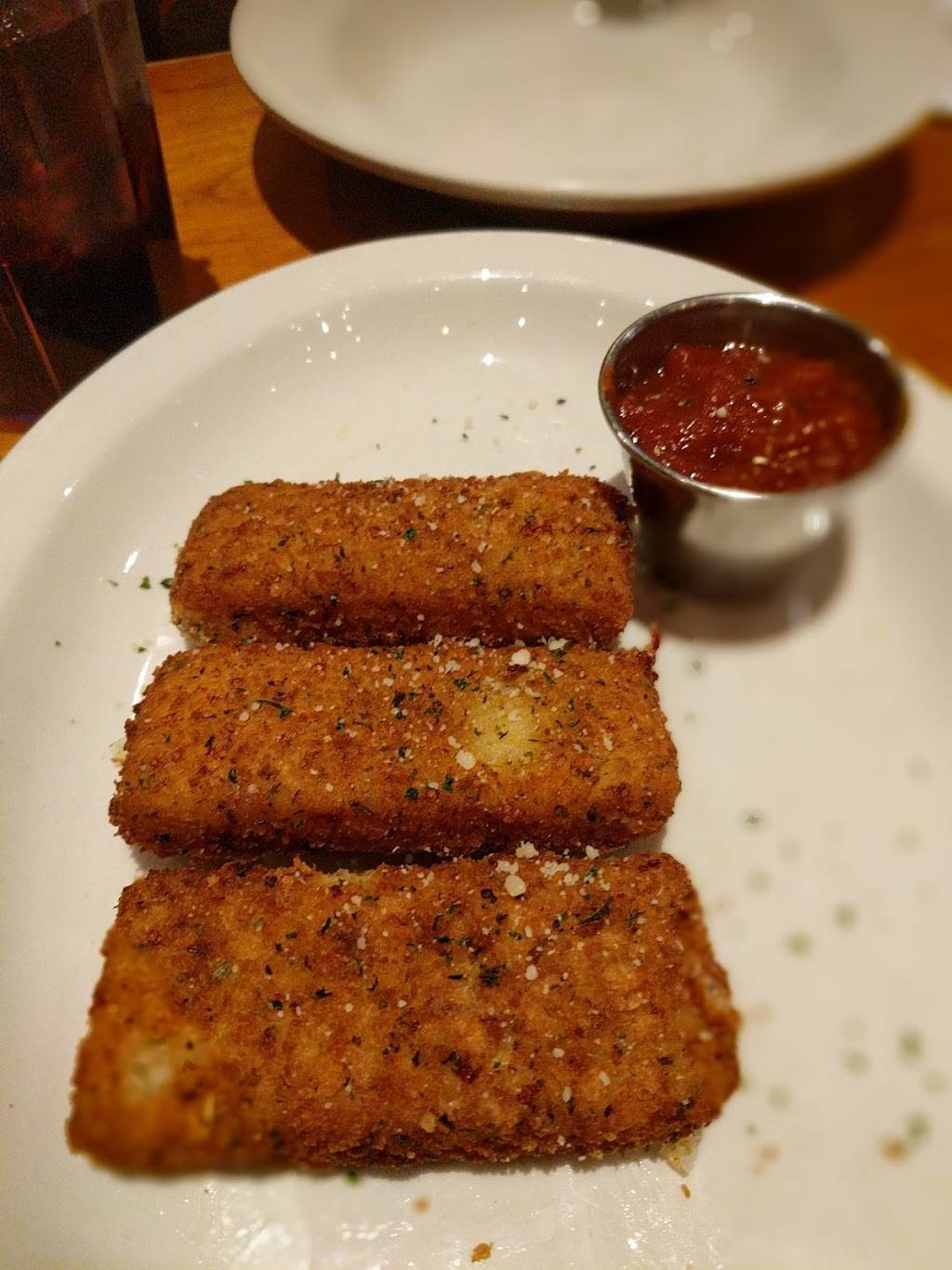 Johnny Carinos | restaurant | 137 N Rangeline Rd, Joplin, MO 64801, USA | 4172069090 OR +1 417-206-9090