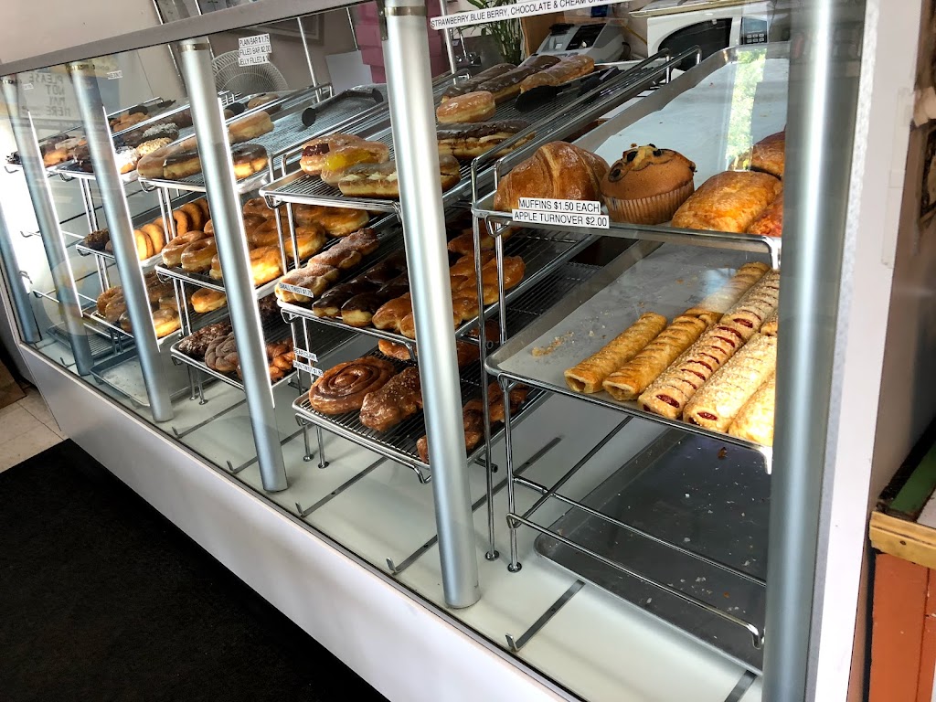Fairway Park Donuts | bakery | 31125 Mission Blvd, Hayward, CA 94544, USA | 5104313143 OR +1 510-431-3143