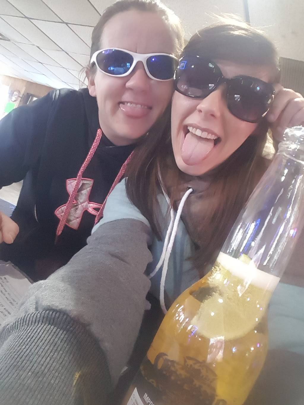 The Pour House | restaurant | 754 IL-4, Marissa, IL 62257, USA | 6182952800 OR +1 618-295-2800