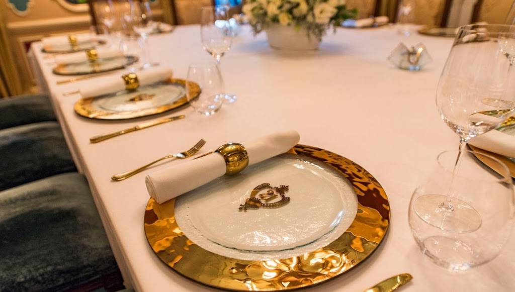 21 Royal | restaurant | 1313 S Disneyland Dr, Anaheim, CA 92802, USA | 7145205060 OR +1 714-520-5060